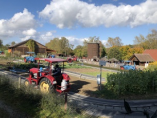 Traktorschienenbahn im Freizeitpark Lochmühle