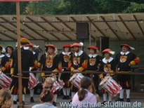 Fröhliches Kunterbunt <br>in Bad Bergzabern, Bilder vom Freitag 2. September 2005
