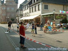 Fröhliches Kunterbunt <br>in Bad Bergzabern, Bilder vom Freitag 2. September 2005