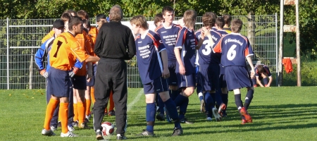 Fußballmannschaft SV Oberotterbach gegen VTG Queichhambach (B-Jugend)