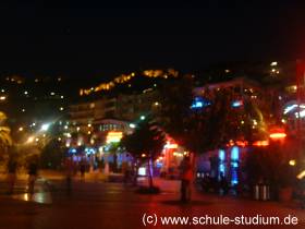 Hafenbereich von Alanya bei Nacht