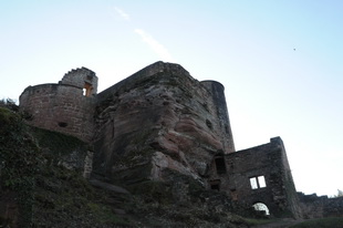 Die Burg Neudahn(Südwestpfalz)