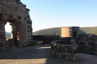 Die Burgruine Neudahn(Südwestpfalz)