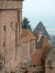 Hochkönigsburg: Blick von einem oberen Geschoss auf die Burg