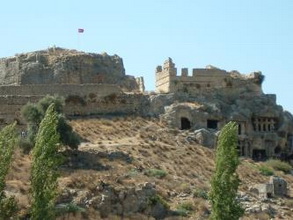 Tlos: Akropolis mit lykischen Felsengräbern