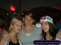 Bilder von der School Out Party im QueensClub in Landau